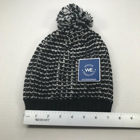 Winter Essentials Women's One Size Black/White Knit Beanie Hat With Pom New - Picture 6 of 8